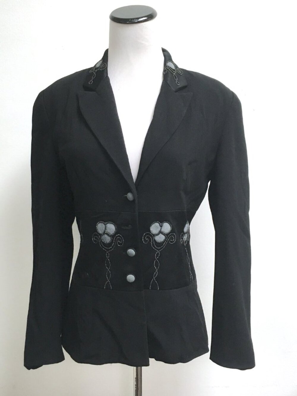 Zelda black fitted blazer embroidered crepe 4 vintage